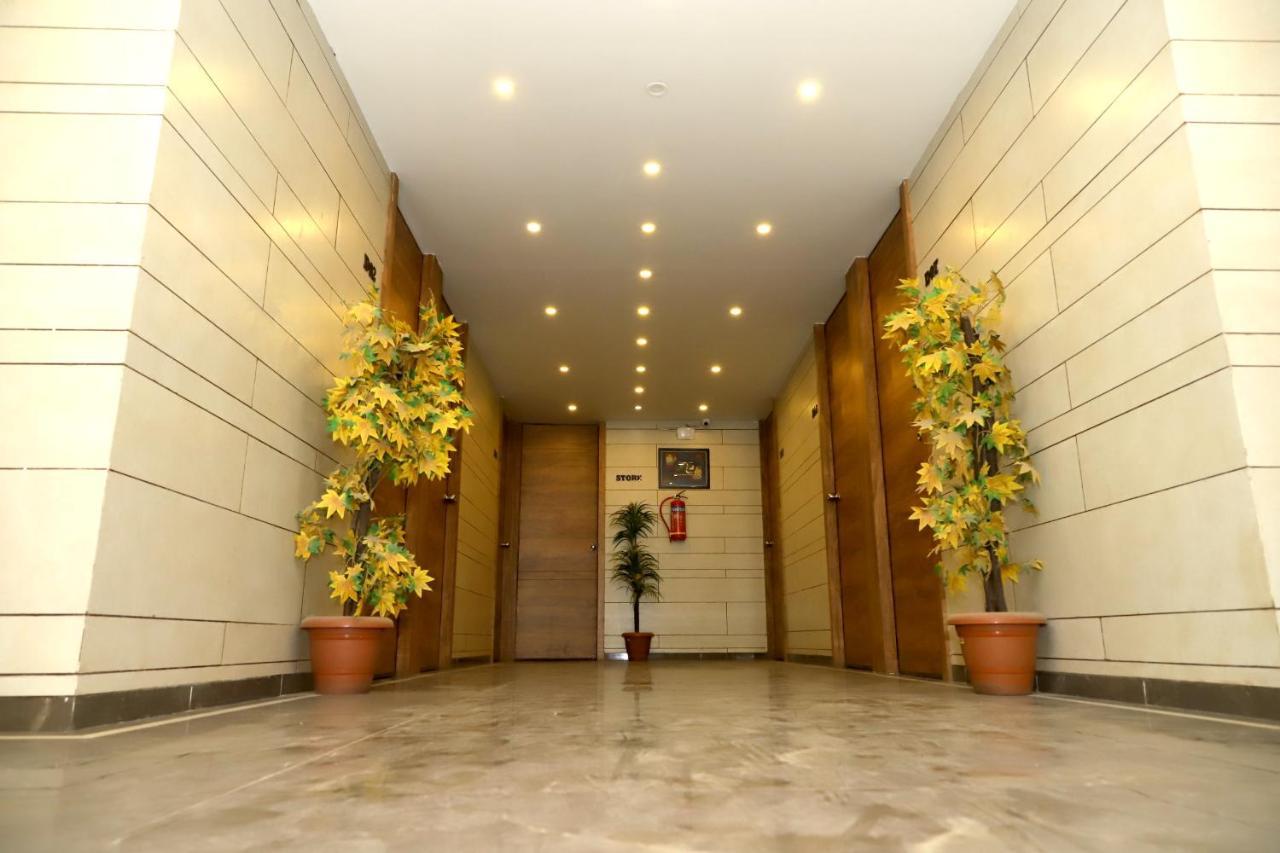 Hotel Dolphin Residency Pātan Exterior photo